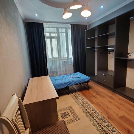 Комната В 4Х Комнатной Квартире Almaty Exterior foto