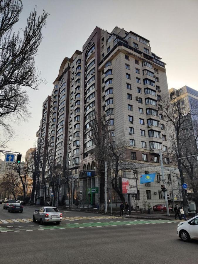 Комната В 4Х Комнатной Квартире Almaty Exterior foto