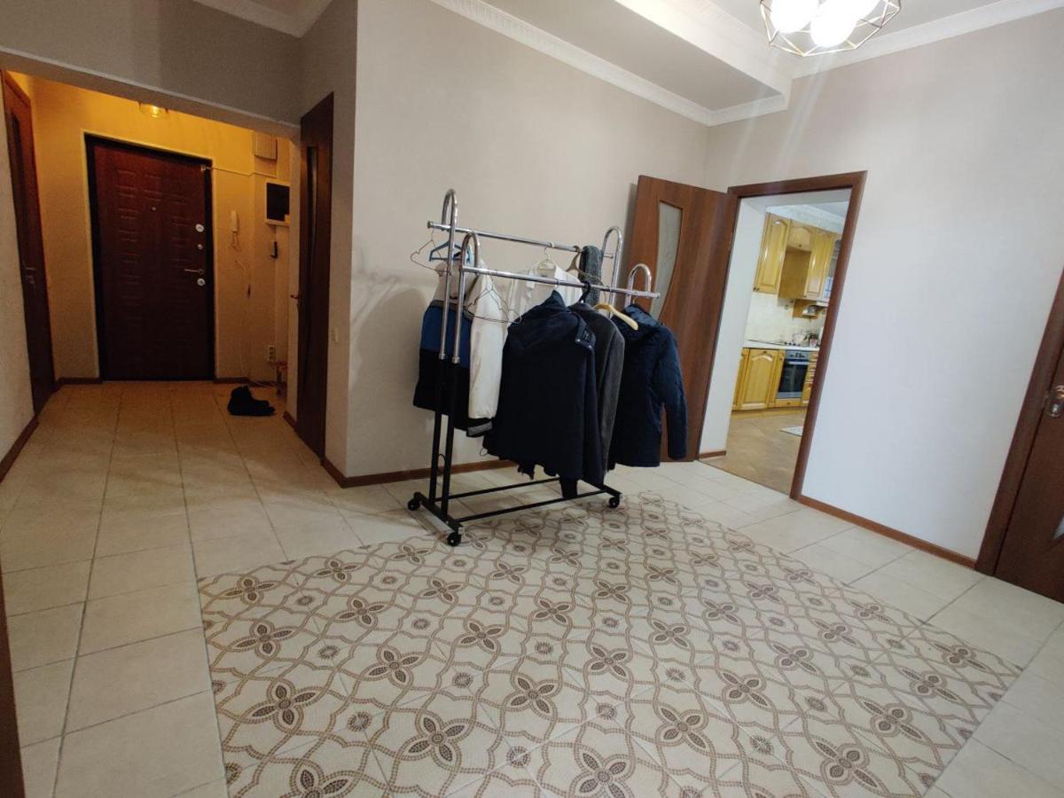 Комната В 4Х Комнатной Квартире Almaty Exterior foto